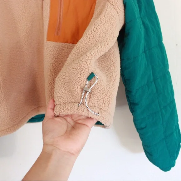 Veveret Colorblock Quilted Fleece Pullover - Picture 5 of 5
